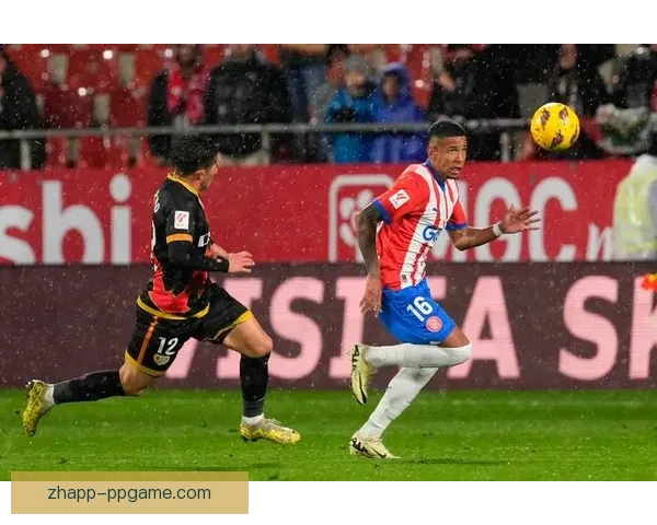 西甲第十三轮皇马客场被埃尔切逼平二比二引热议争议判罚与韧性对决